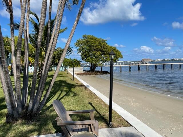 1430 Lakeside Drive Lake Worth Beach FL 33460 | R10850671