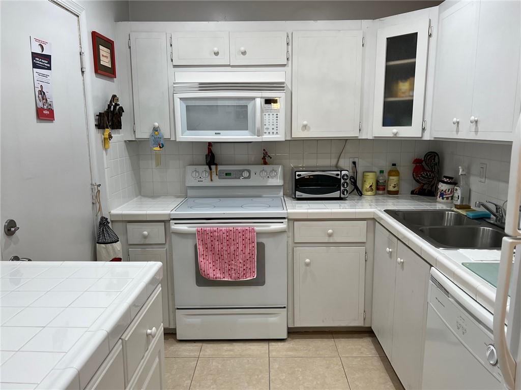 5700 22nd Way Fort Lauderdale FL 33308 | F10360082