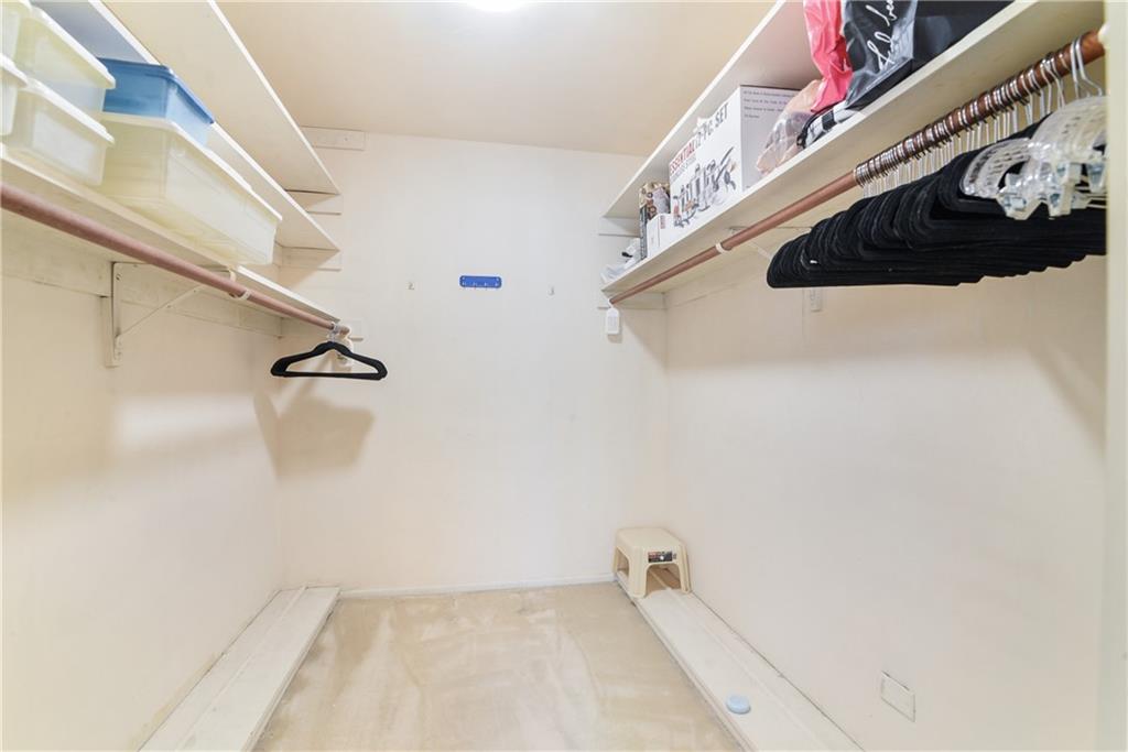 Walk-in closet