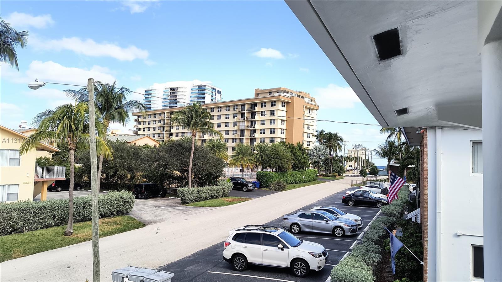 listing main picture