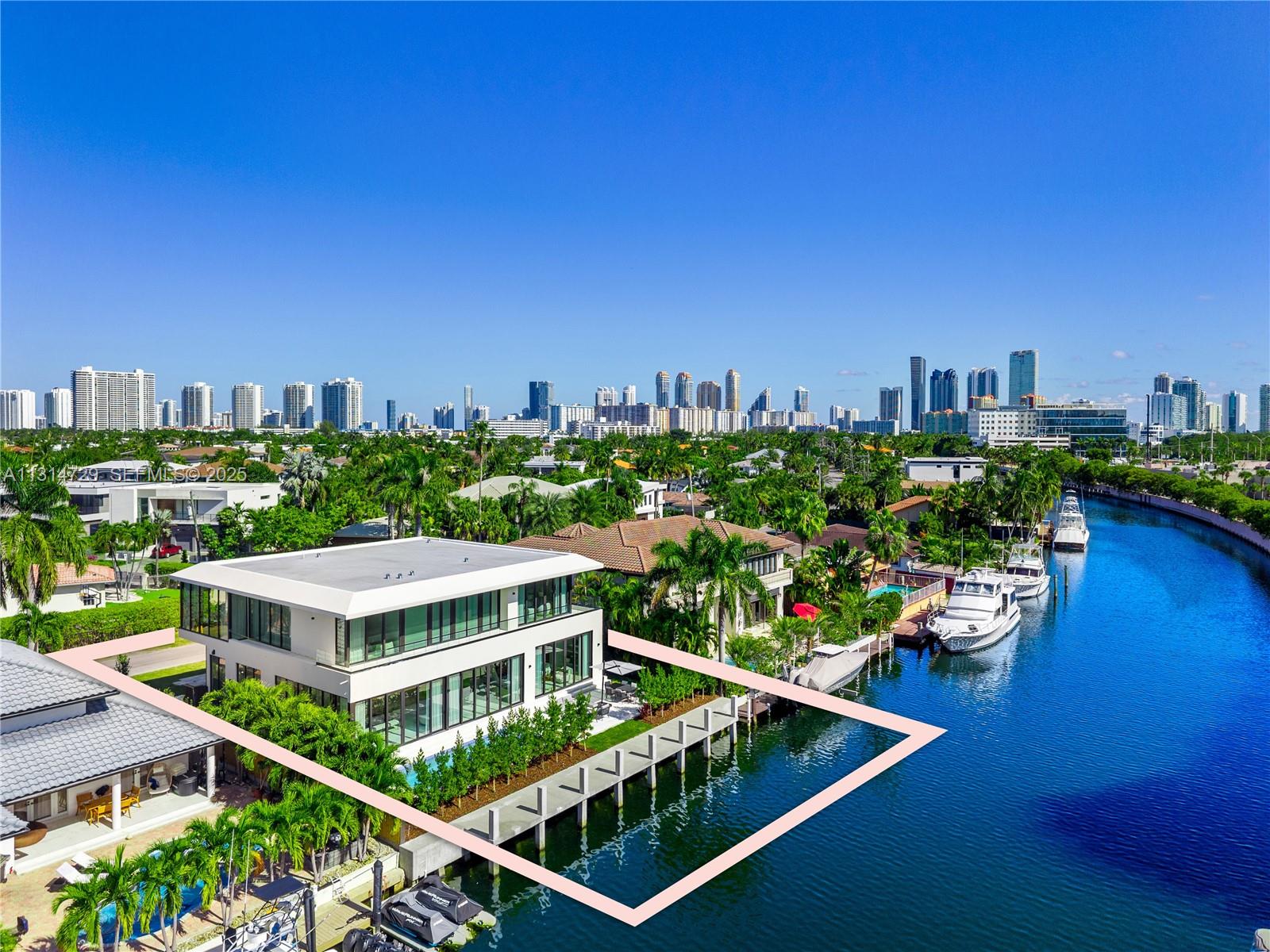 House for Sale in North Miami Beach, FL