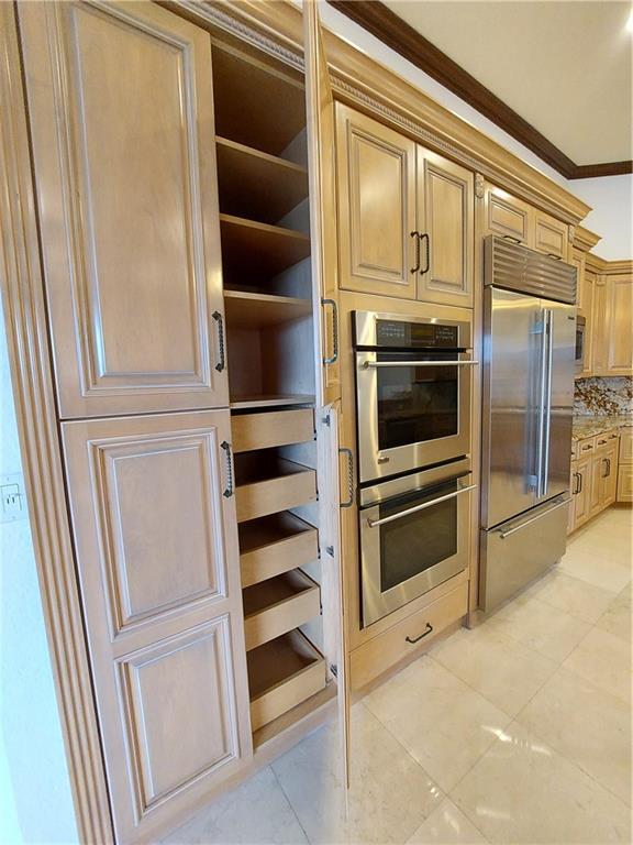 Pullout cabinet drawers