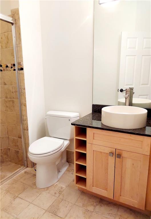 One of the guest rooms bath