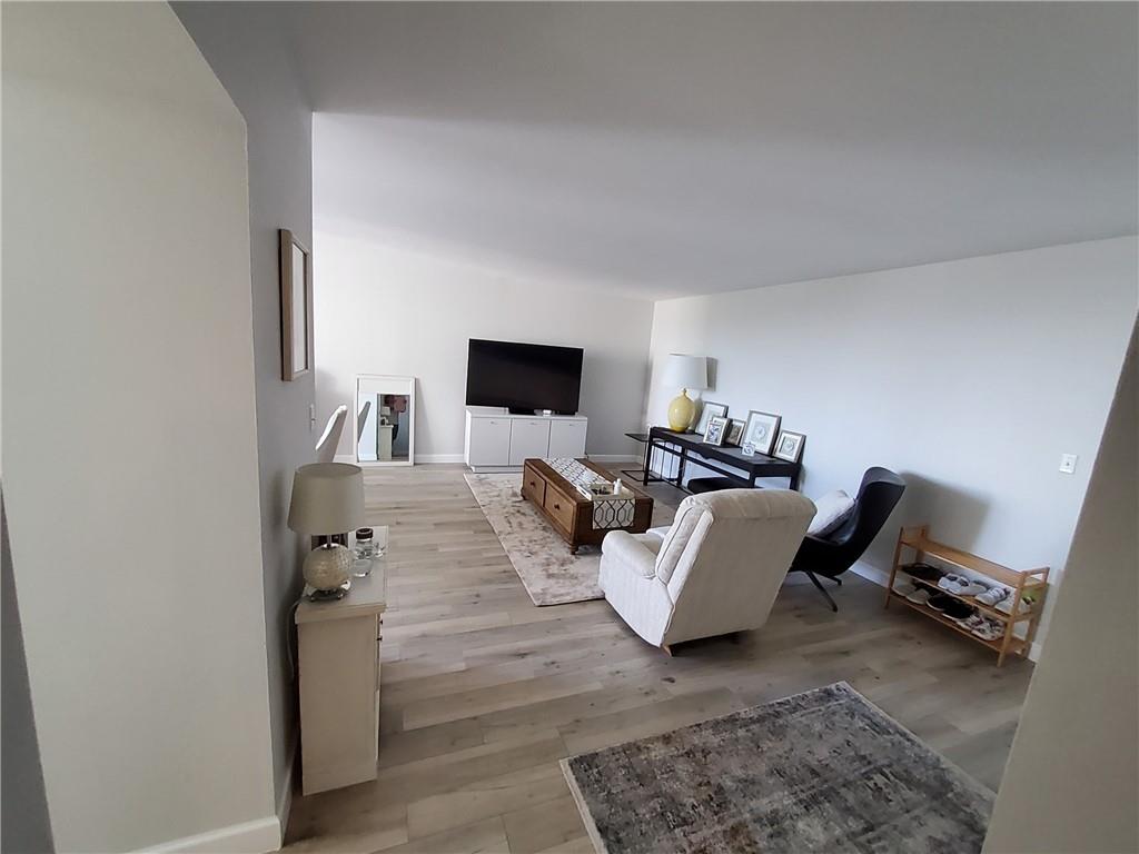 Living Room / Dining area