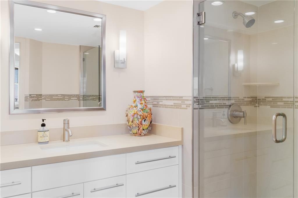 Primary Suite Bathroom