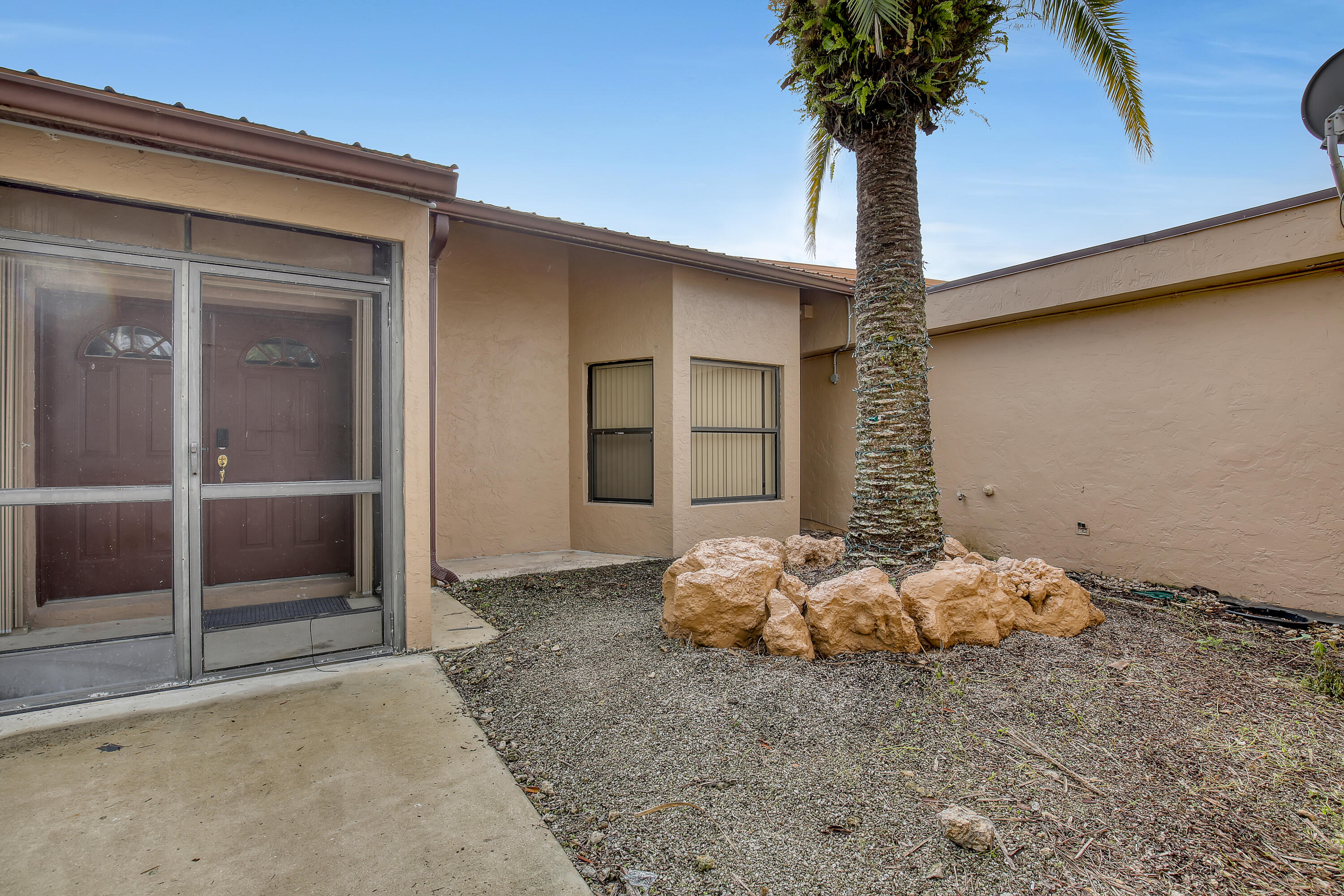 Homes for sale in Wellington, FL | 16494 Deer Path Lane, Wellington, FL 33470 | MLS# R10859572