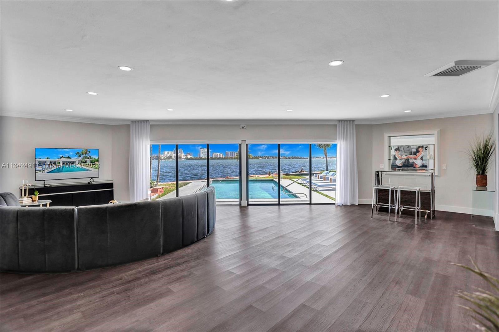 9101 N Bayshore Dr, Miami FL 33138