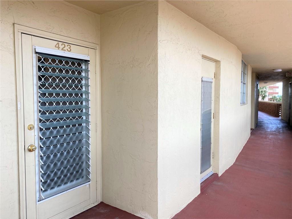 Catwalk access to front and kitchen doors