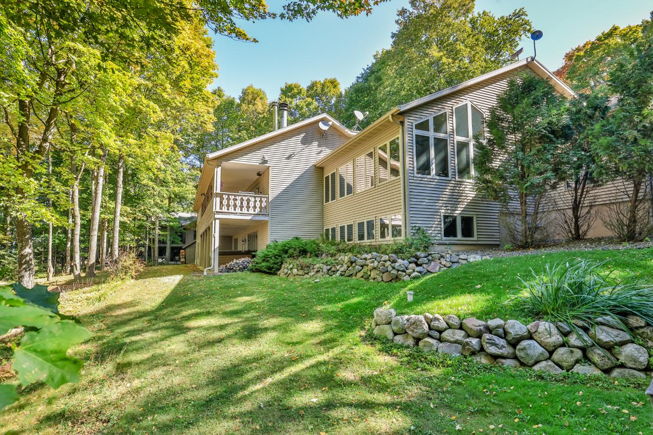 Kentuck Lake Property 2802 Tuttle Ln E Photo 1