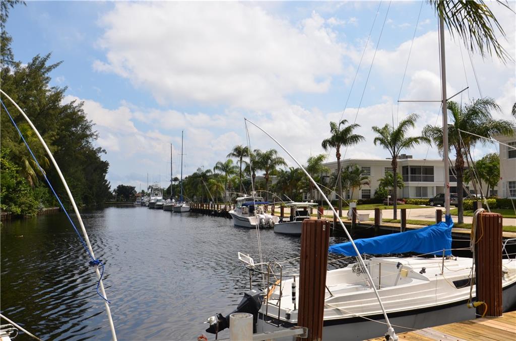 Canal-Seconds to the Intracoastal!