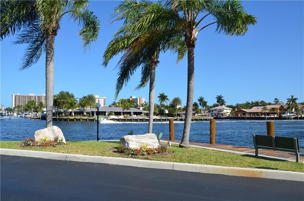 Relax with Serene View of the Intracoastal