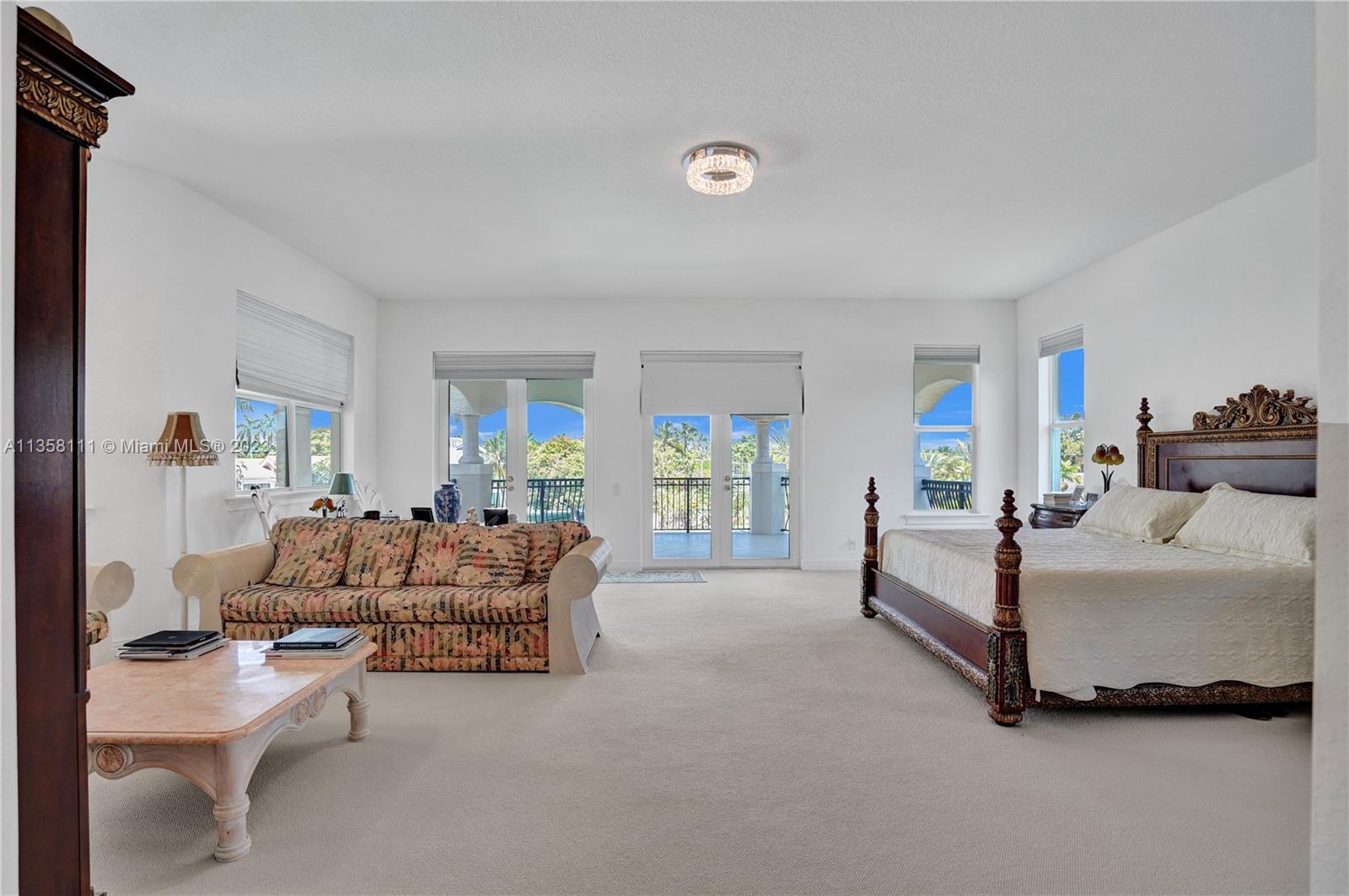 1130 Harbor Ct, Hollywood FL 33019