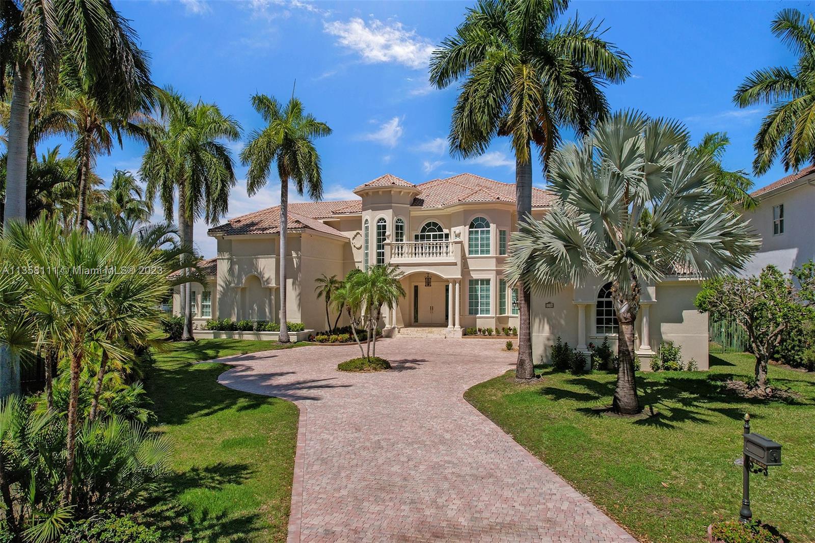 1130 Harbor Ct, Hollywood FL 33019