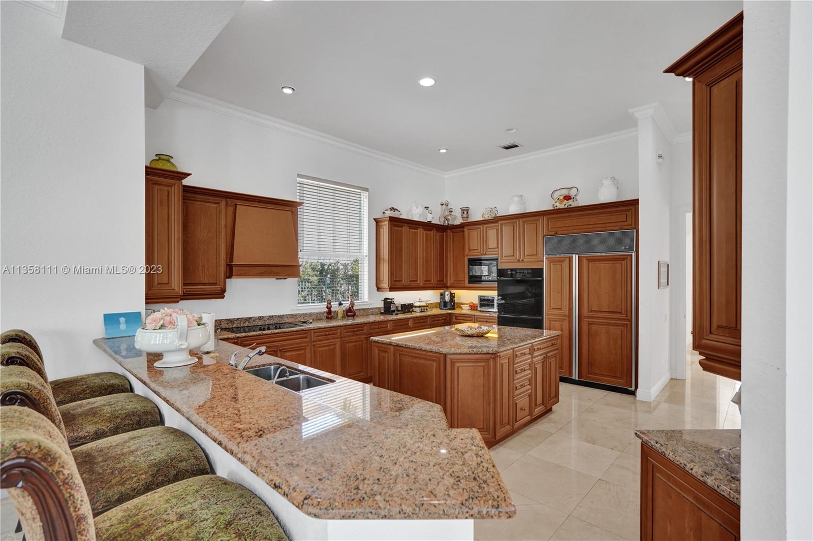 1130 Harbor Ct, Hollywood FL 33019