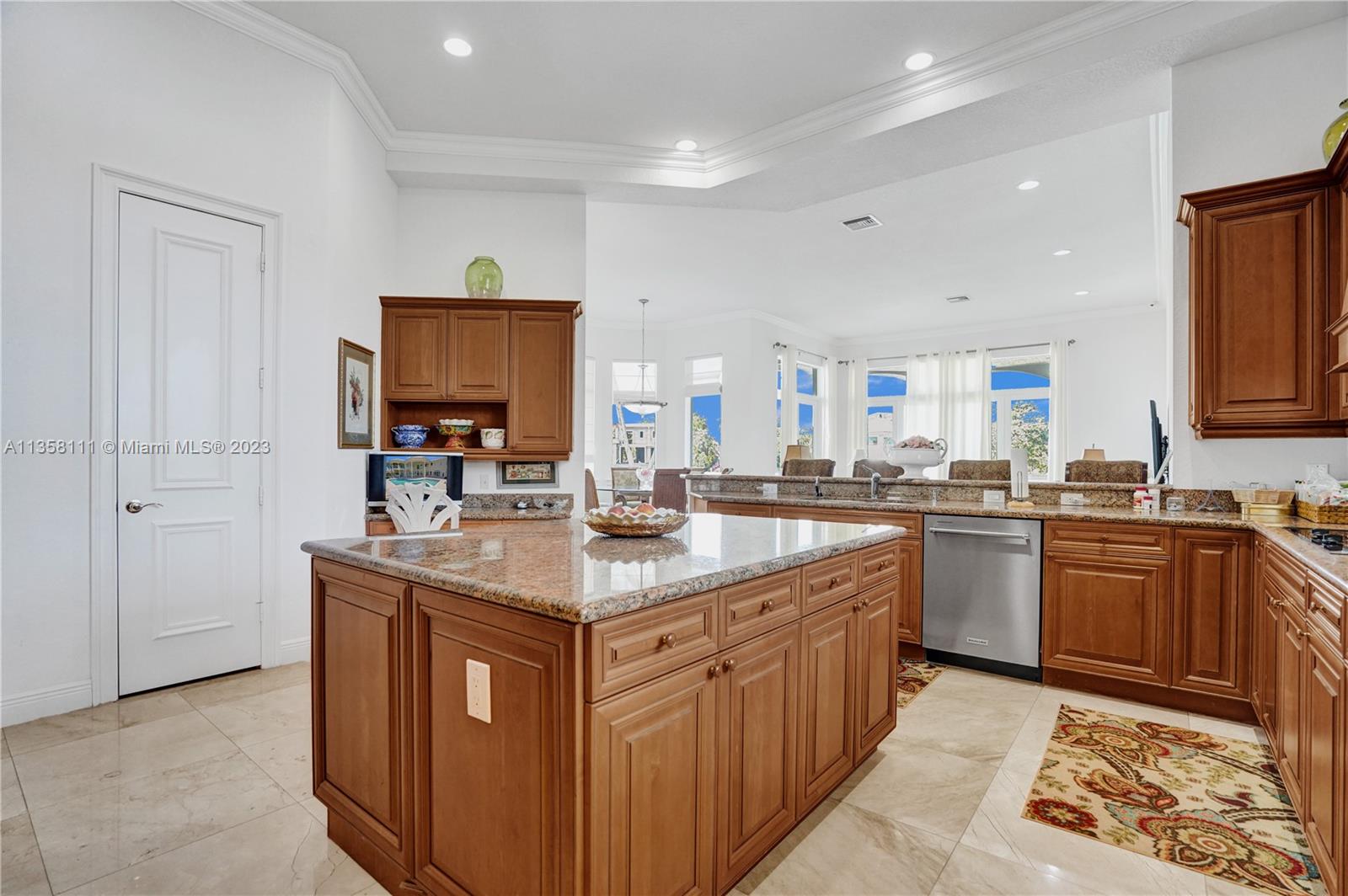 1130 Harbor Ct, Hollywood FL 33019