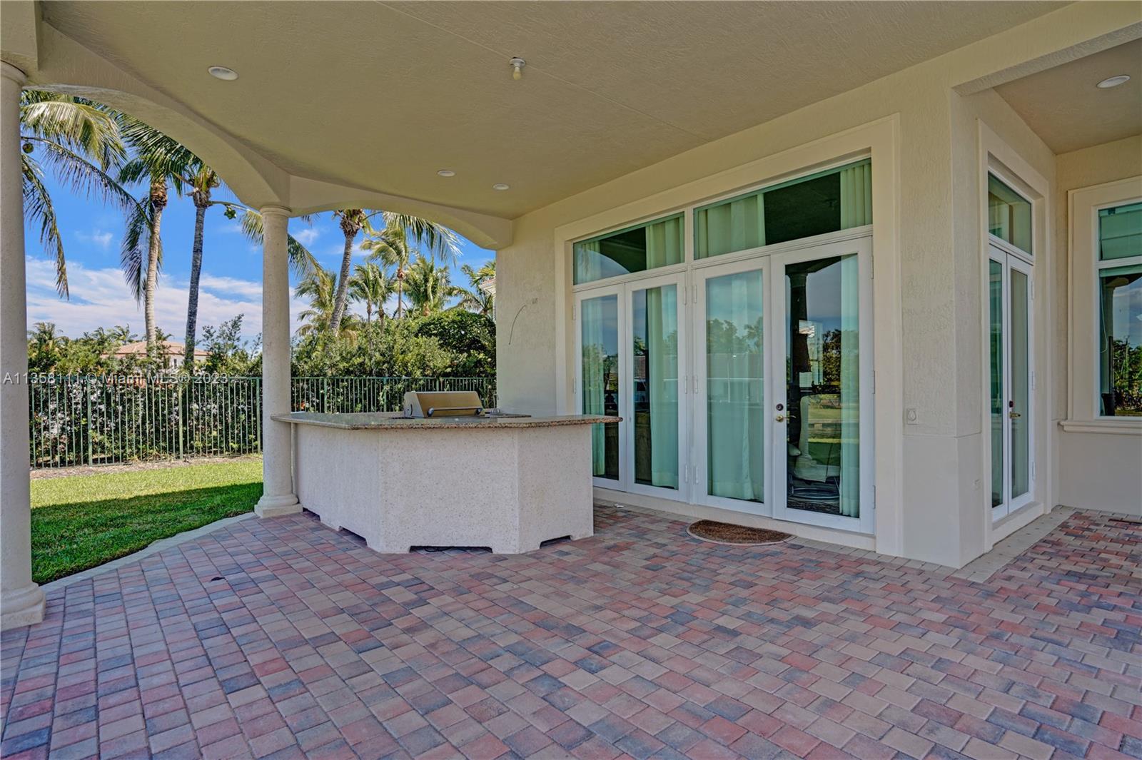 1130 Harbor Ct, Hollywood FL 33019