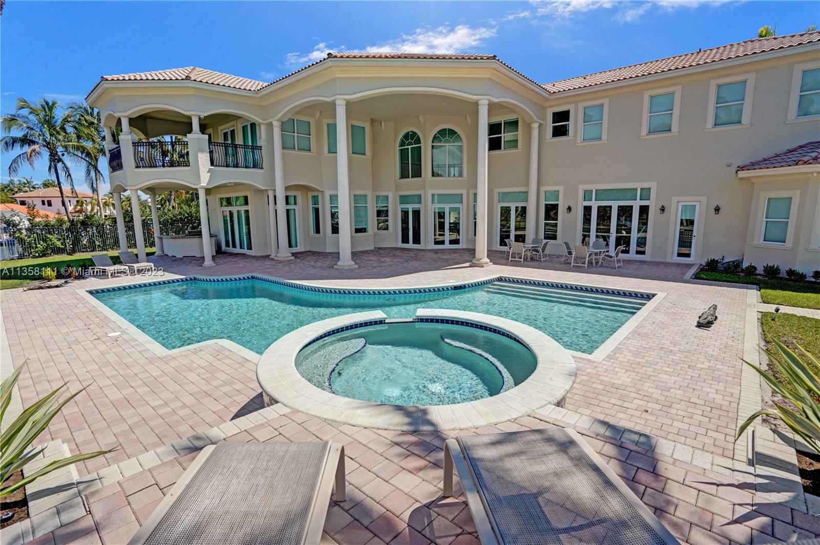 1130 Harbor Ct, Hollywood FL 33019