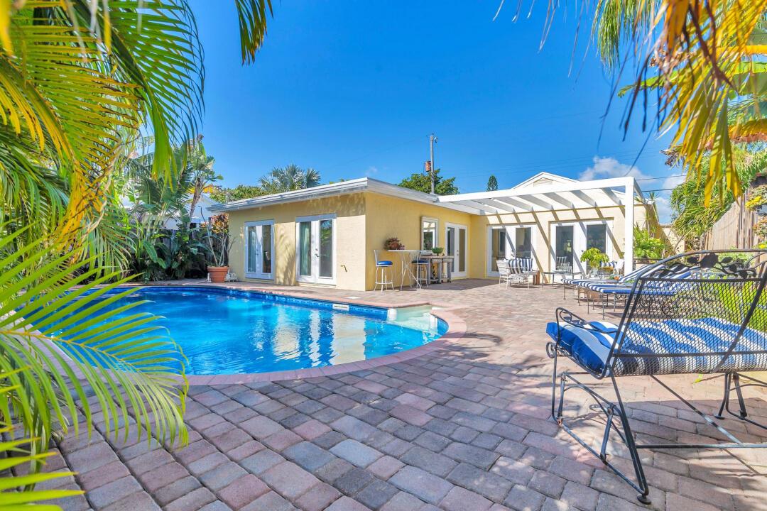 1715 Ocean Breeze Lake Worth Beach FL 33460 | R10880729