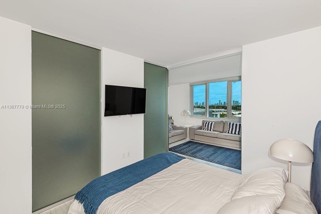 Roney Palace Condo