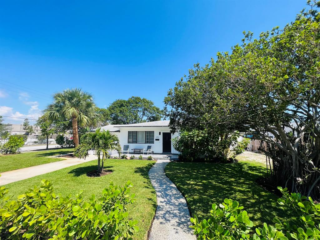 375 Forest Hill Boulevard West Palm Beach FL 33405 | R10882697