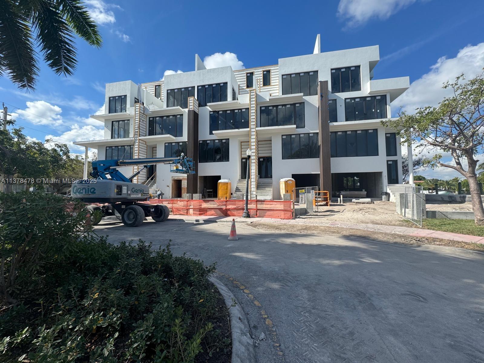 NEW CONSTRUCTION!!! LA LINDA TOWNHOMES is a luxury five townhome complex in Miami Beach exclusive Normandy Isles. Just minutes away from the beaches, major restaurants and the glamorous Bal Harbor Shops. The most desirable place on earth to own a brand new home with direct access to the inter-coastal. Over 2,600 square feet under ac, four stories high with an elevator, two covered parking garages, 4 bedrooms and 3 bathrooms, SS appliances, washer & dryer, rooftop with plunge pool and barbecue area. Boat slip available. Expected delivery beginning of 2026. ATTACHMENT WITH INFO.