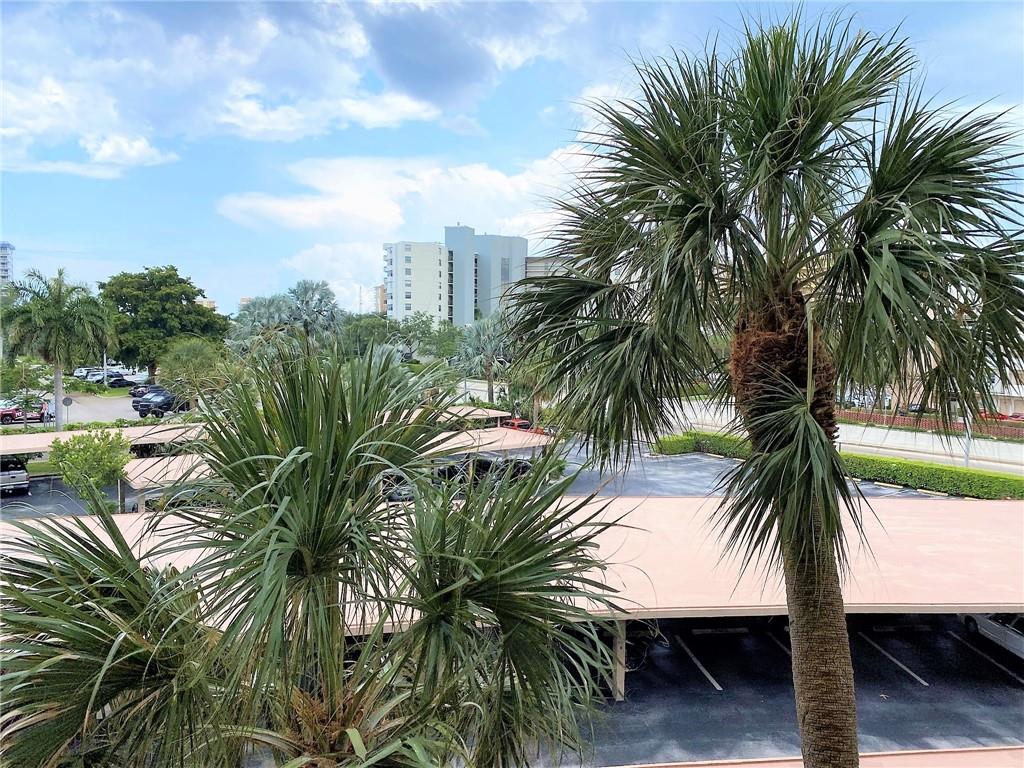 View from the catwalk in
front of #423