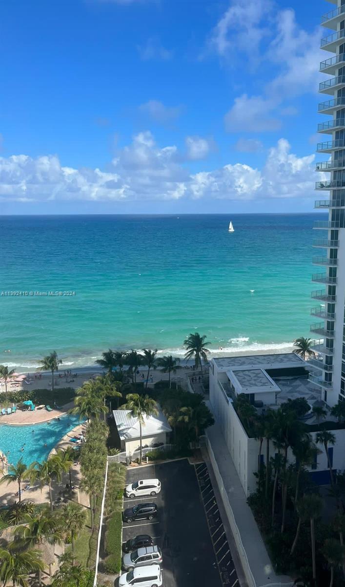 Tides On Hollywood Beach