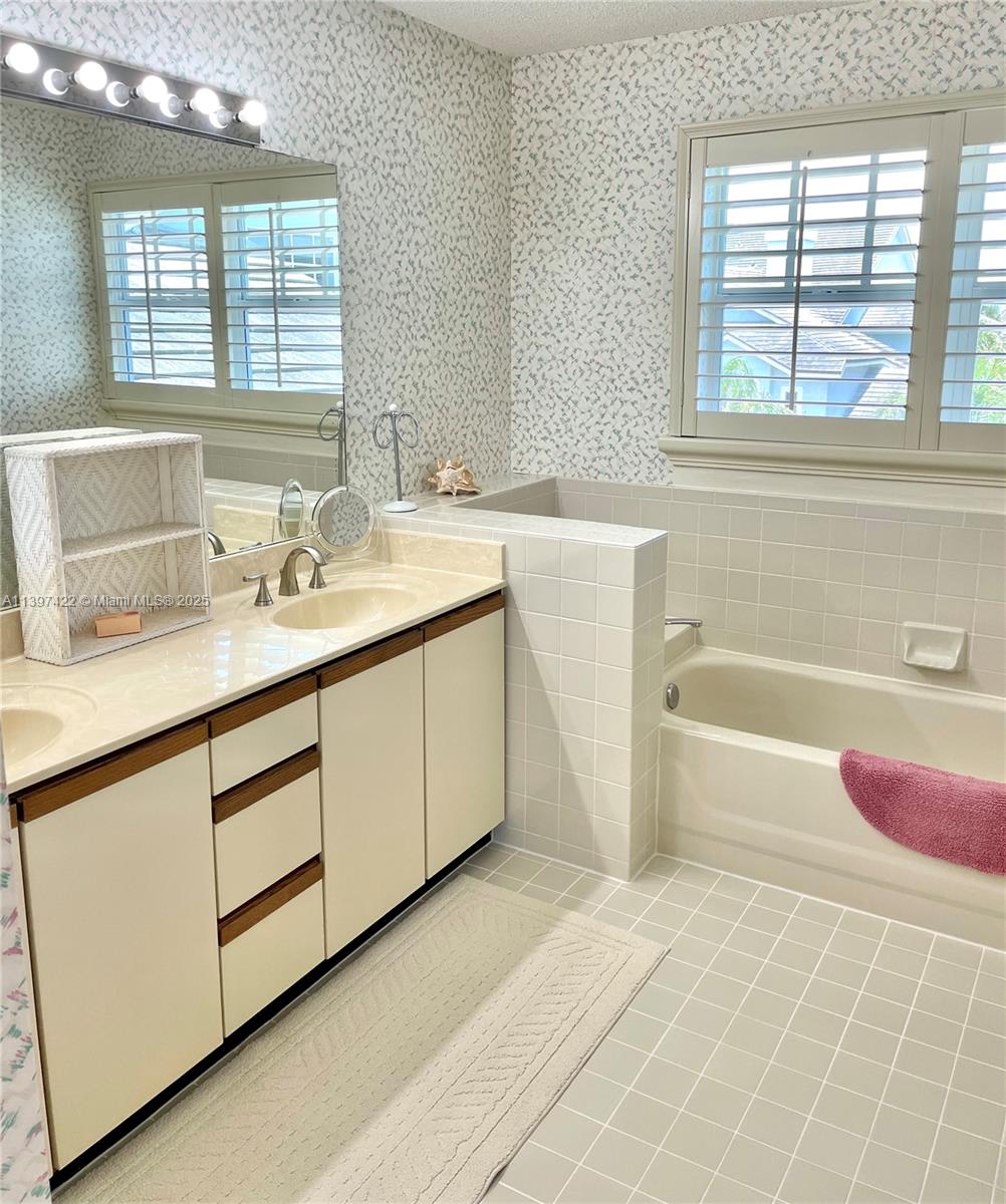 Waterfront views and dock access at 905 Mainsail Circle - Condo in Jupiter