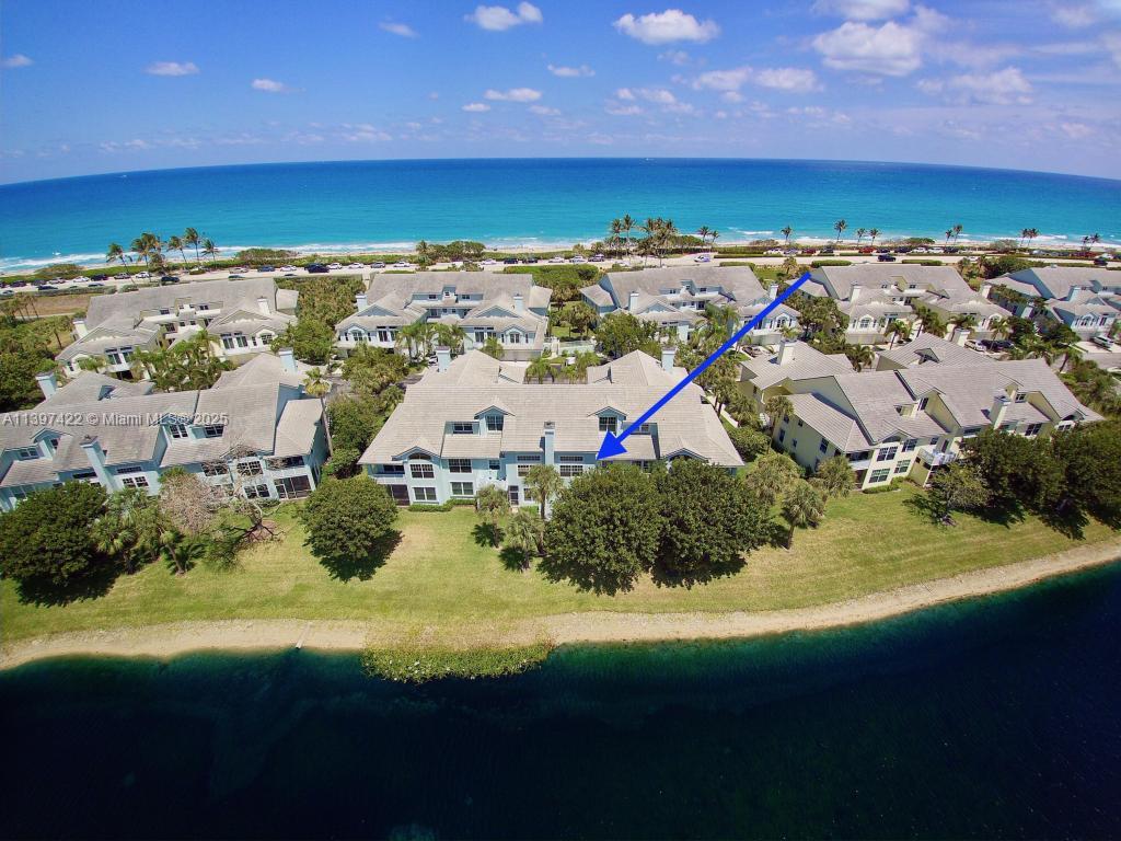 Modern kitchen with designer features at 905 Mainsail Circle - Condo in Jupiter