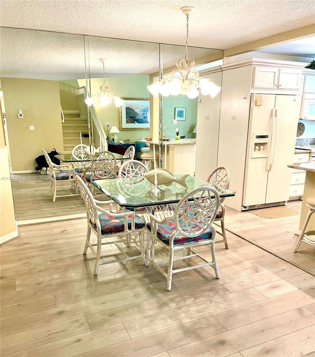 Elegant master bedroom retreat at 905 Mainsail Circle - Condo in Jupiter