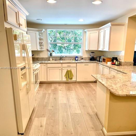 Designer master bathroom at 905 Mainsail Circle - Condo in Jupiter