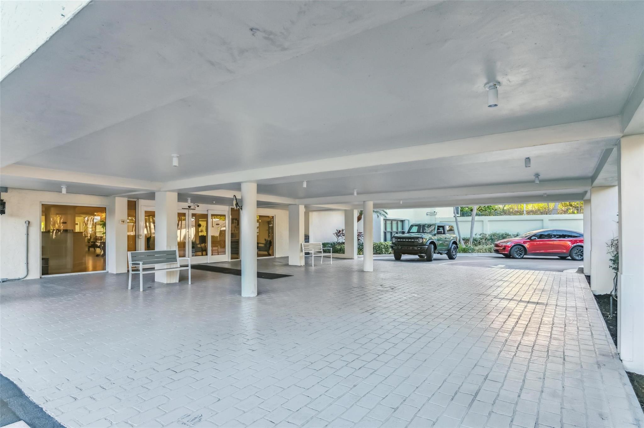 Entrance to the building and its lobby.