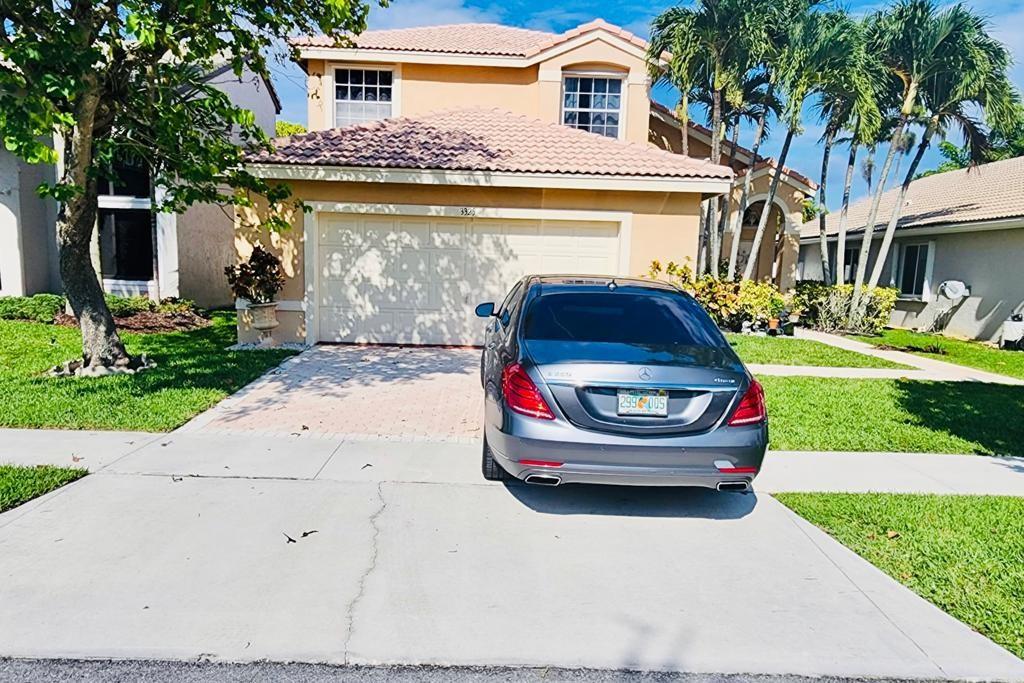 3325 181st Ter Miramar FL 33029 | F10383691