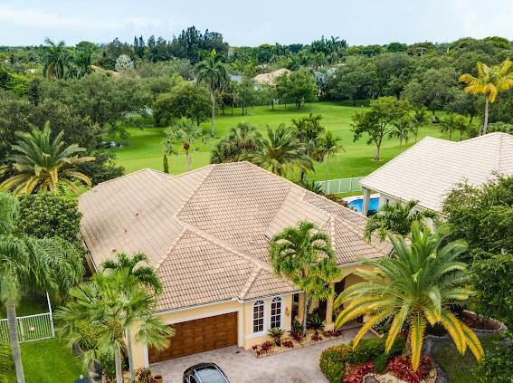 8362 Lake Forest Dr Davie FL 33328 | F10384845