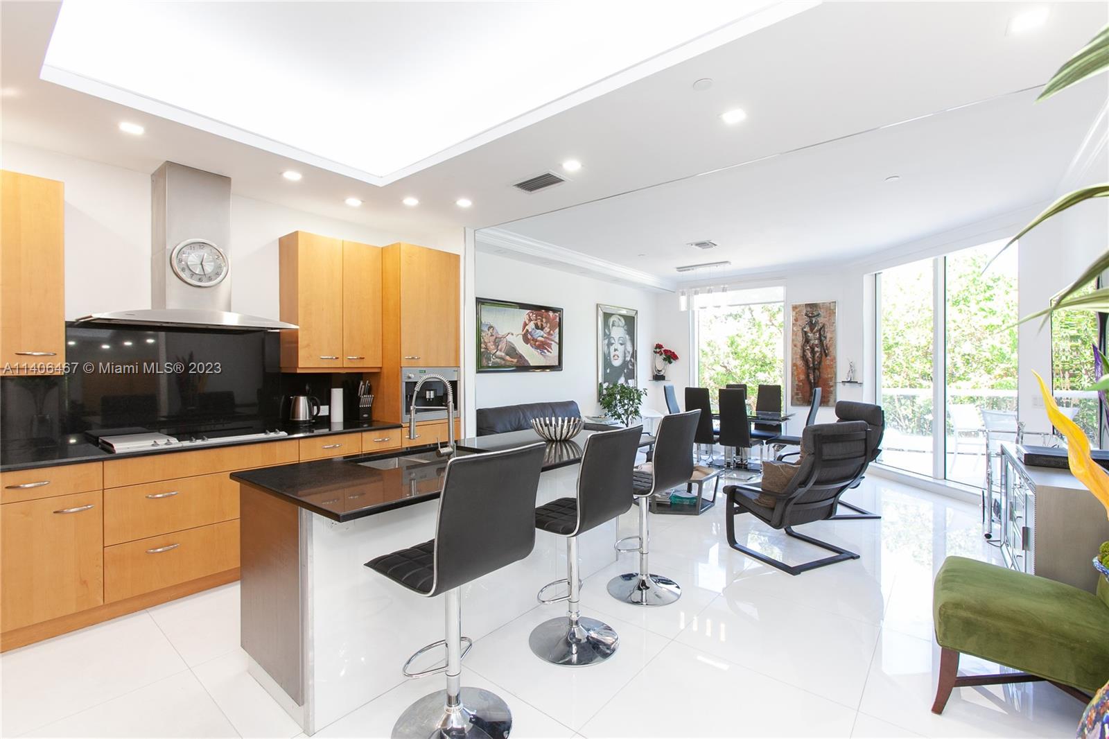 Apartamento à Venda em Aventura, FL