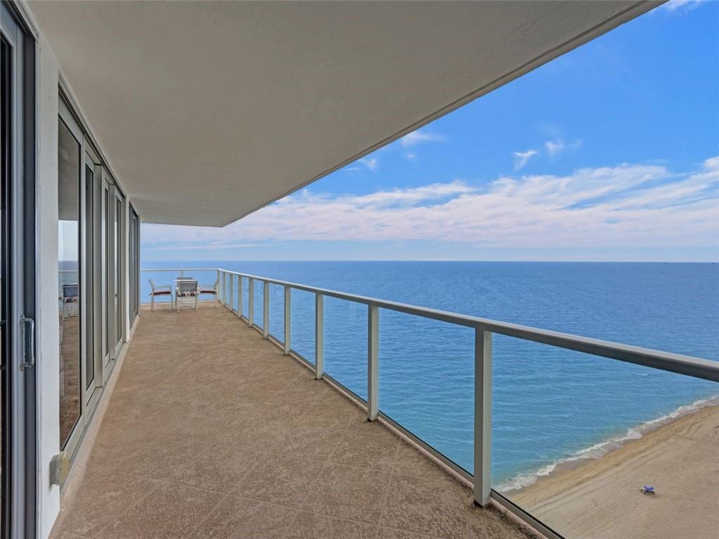 Extra Large Penthouse Size Terrace