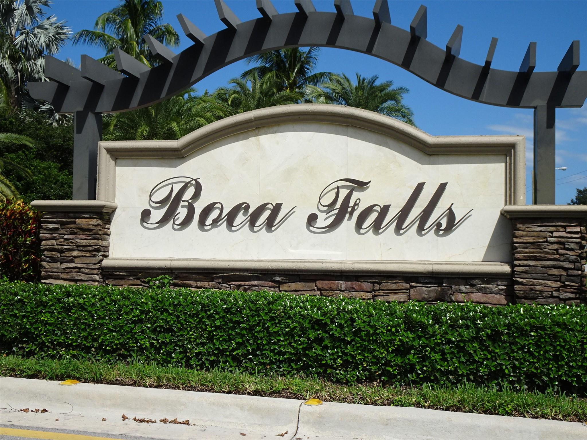 ENTRANCE TO COMMUNITY