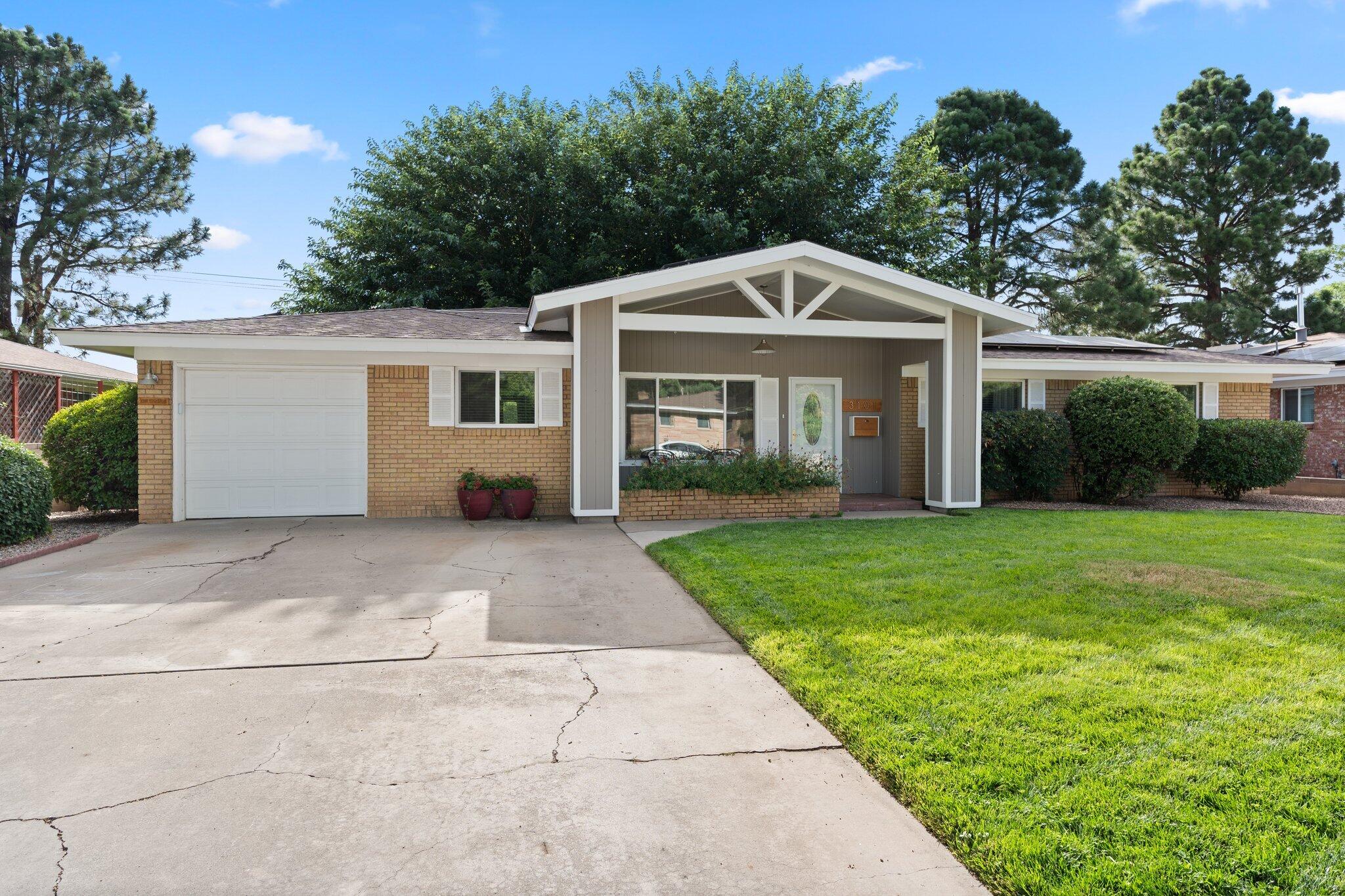 Homes for sale in Albuquerque, NM | 3101 Vermont St Ne, Albuquerque, NM 87110 | MLS# 1037950