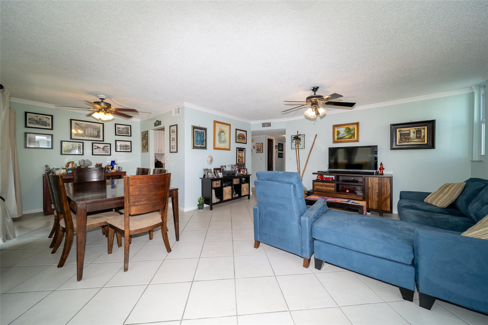 Living Room/Dining Room