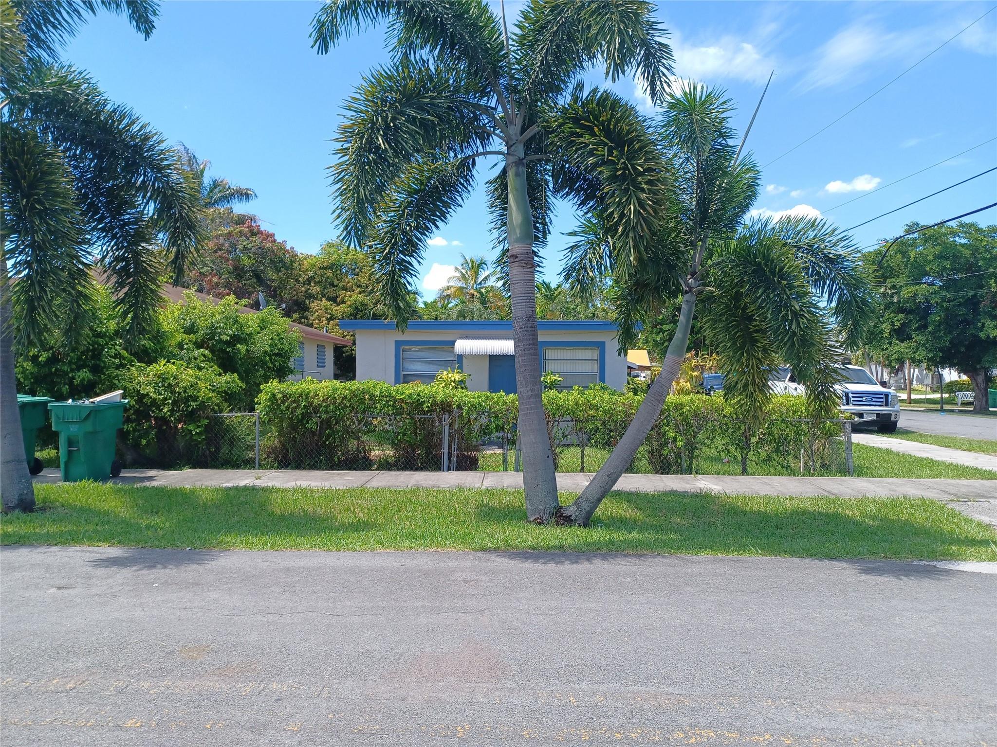230 14th Ct Dania Beach FL 33004 | F10393434