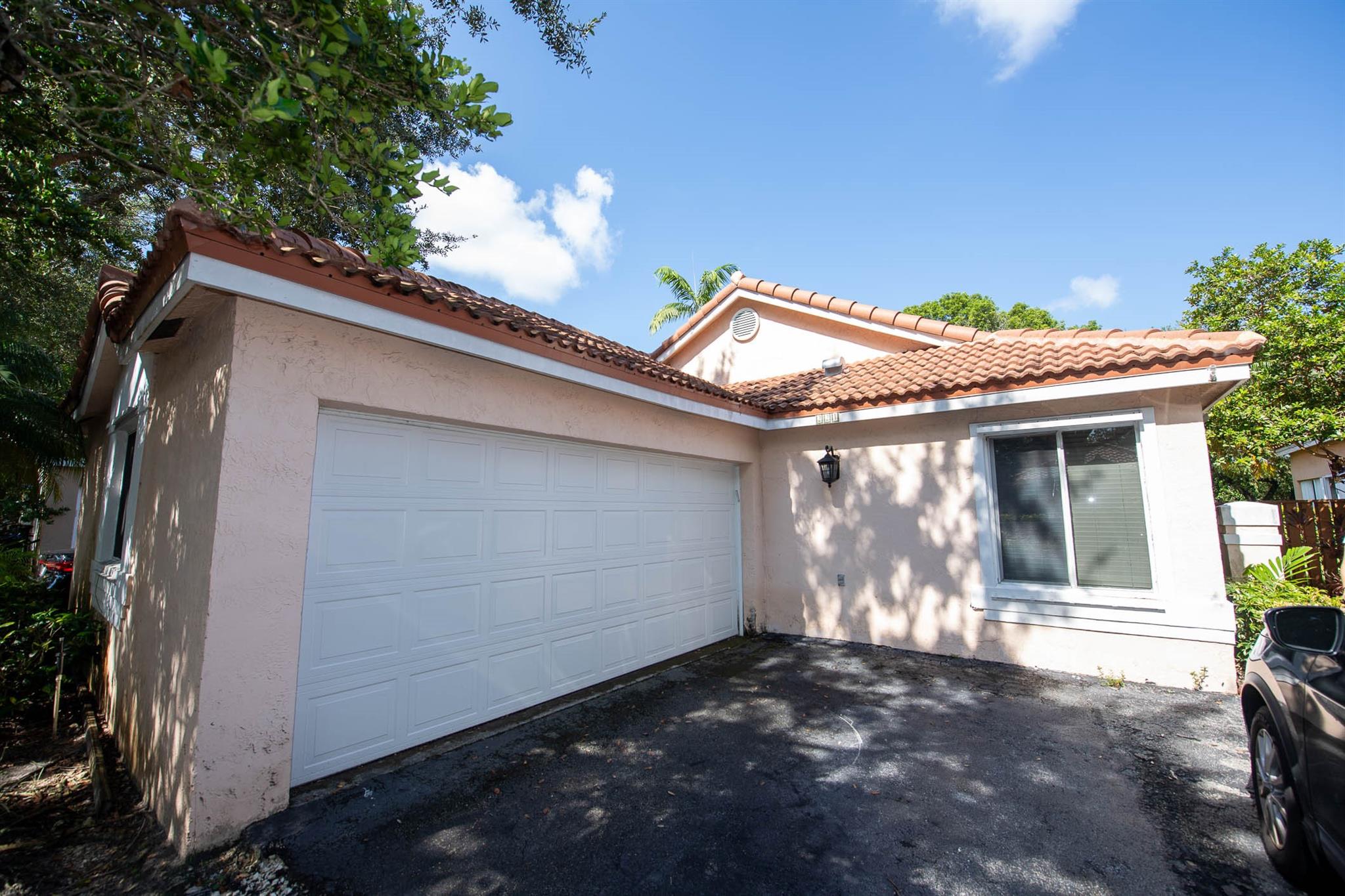 221 Nw 101st Ave Plantation FL 33324 | F10394553
