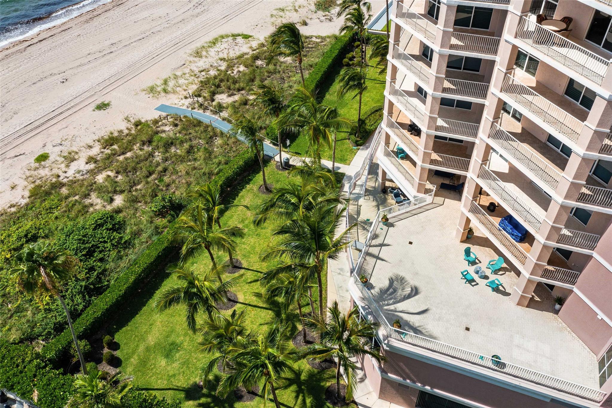 2600± Sq Ft Private Outdoor Terrace