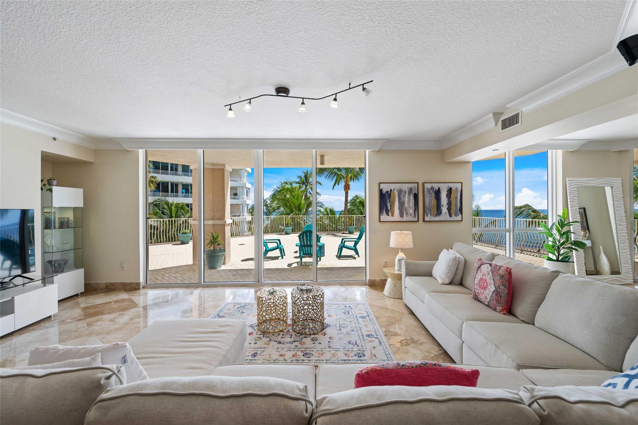 4000± Sq Ft Living Areas