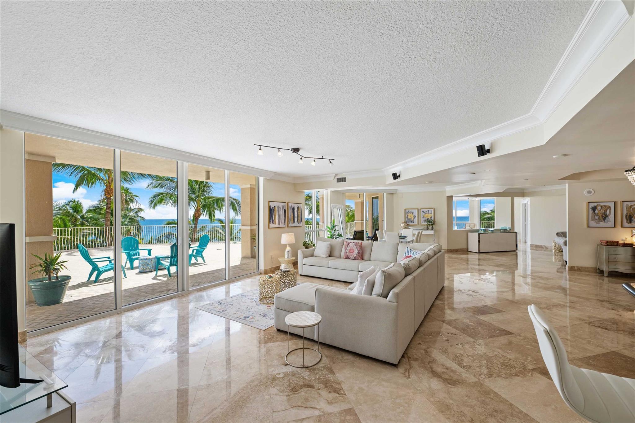 4000± Sq Ft Living Areas