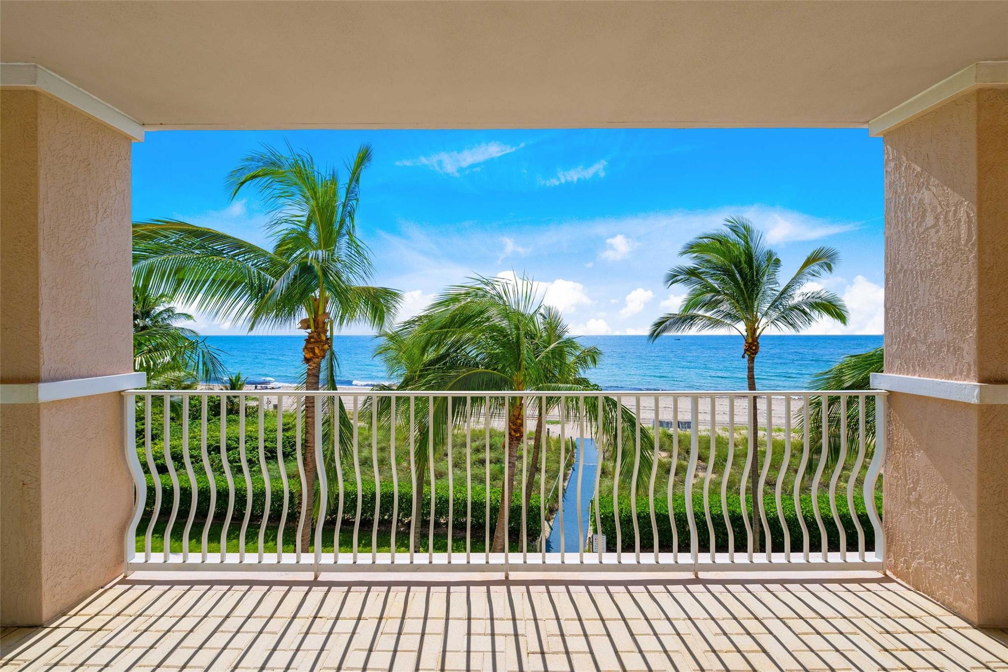 2600± Sq Ft Private Outdoor Terrace