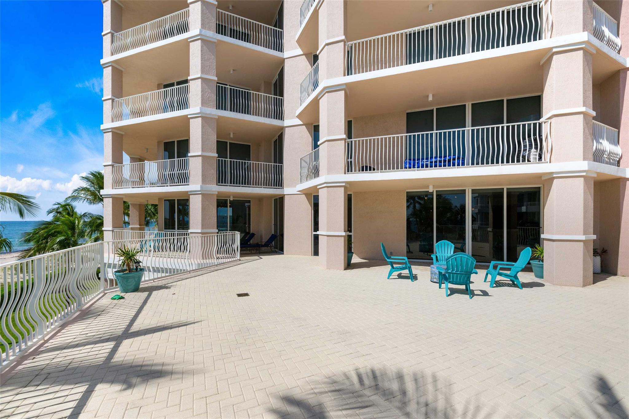 2600± Sq Ft Private Outdoor Terrace