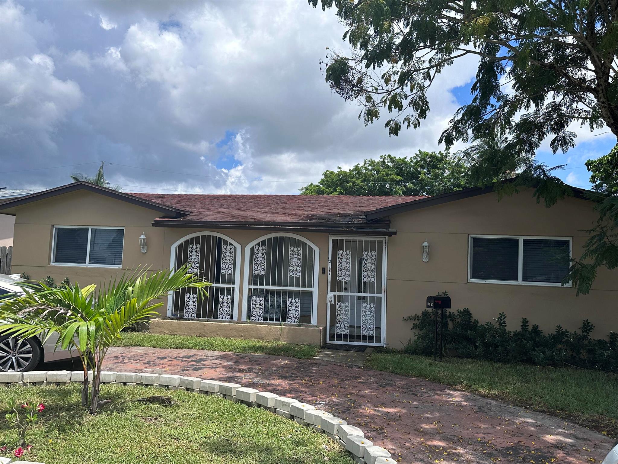 3197 Taft Street Hollywood FL 33021 | R10911442