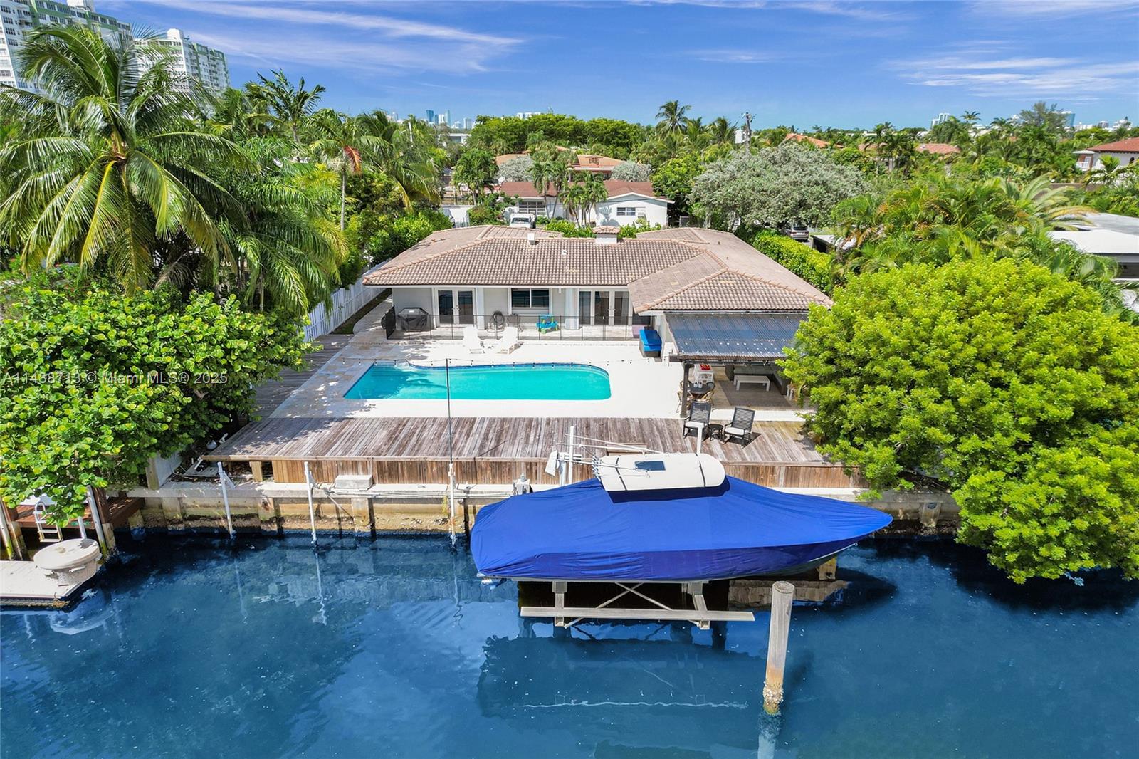 House for Sale in North Miami, FL