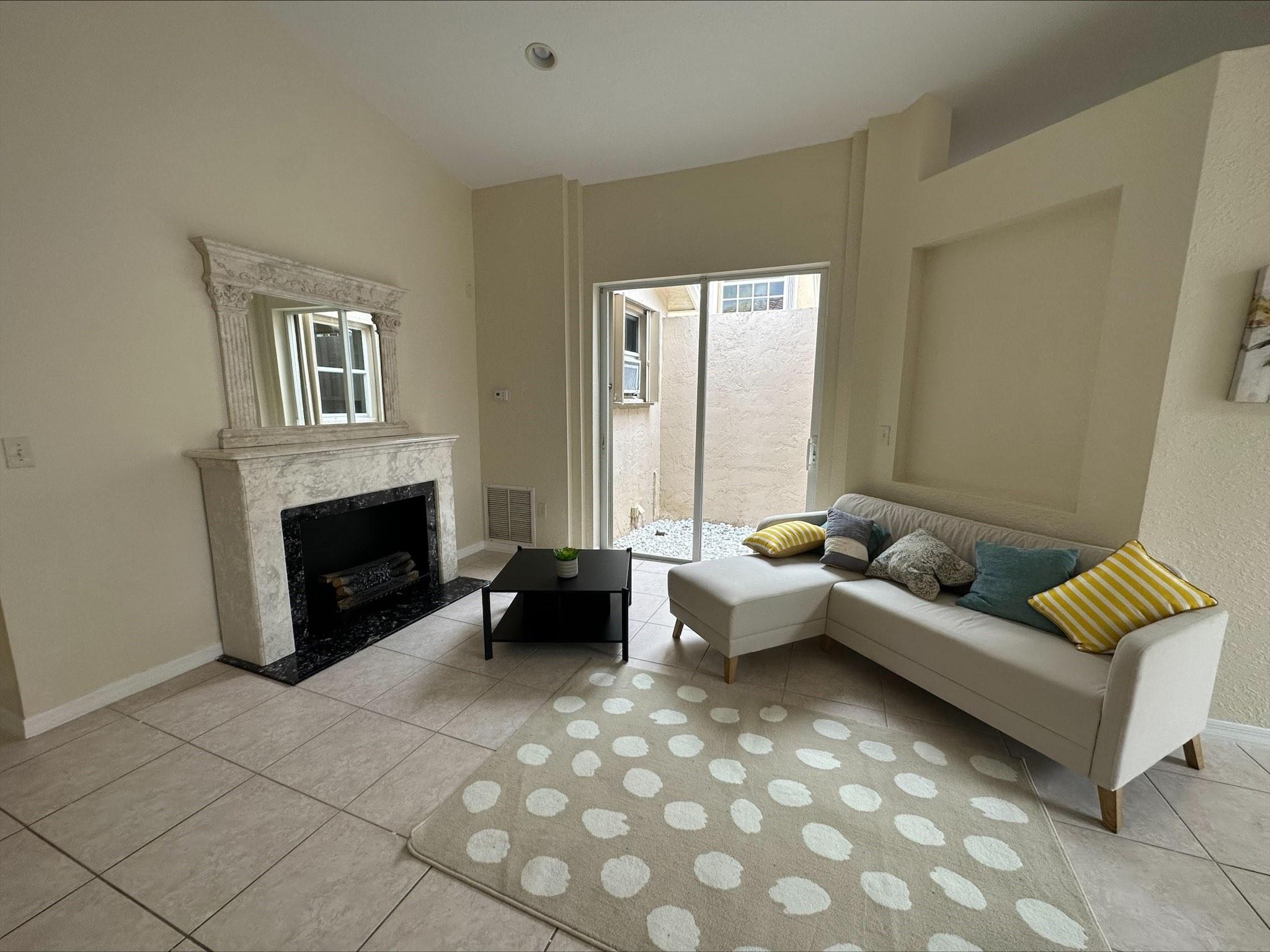 2150 NW 98 TERRACE Pembroke Pines FL 33024 | F10393342