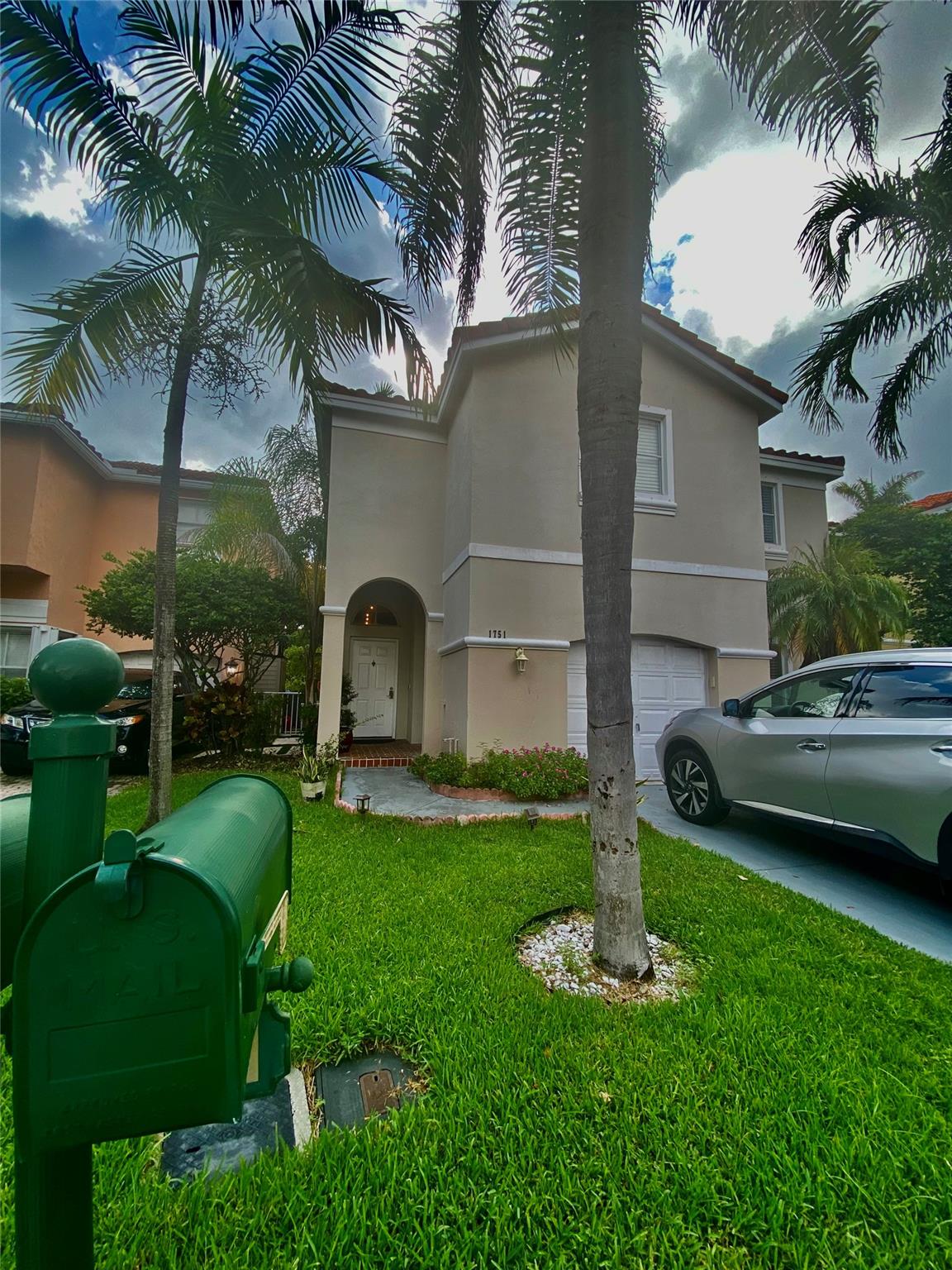 1751 Trafalgar Cir Hollywood FL 33020 | F10396981